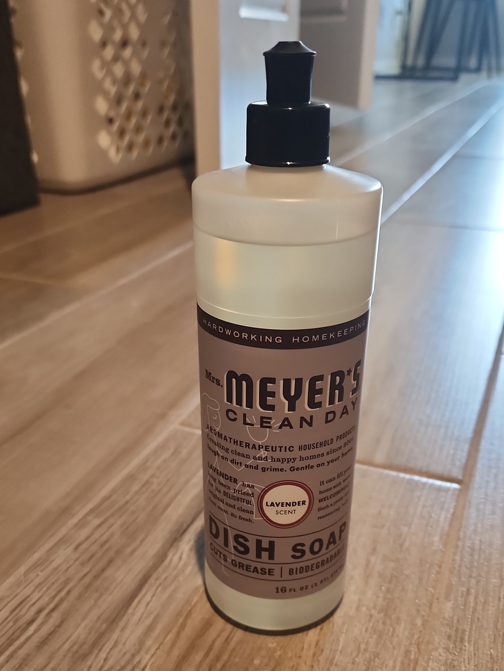 NWT Mrs. Meyer's Dish Soap - Lavender- 16oz